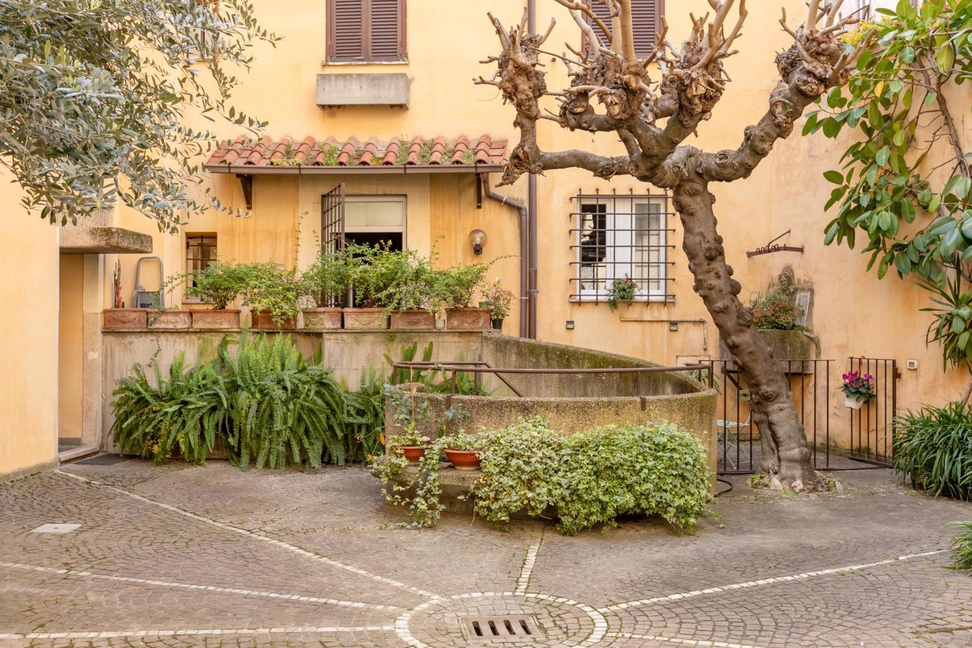 Apartamento Quiet Trevi Fountain With Patio And Backyard Roma