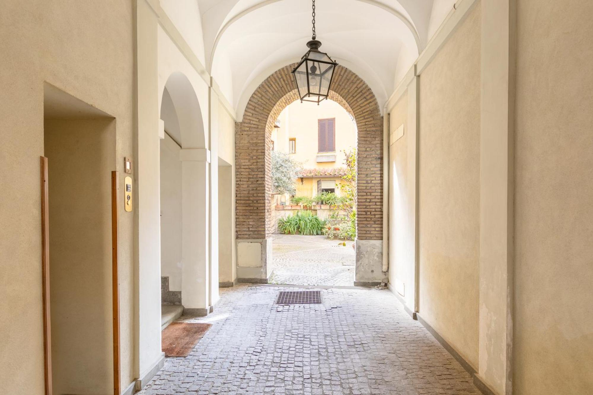 Quiet Trevi Fountain With Patio And Backyard Apartamento Roma