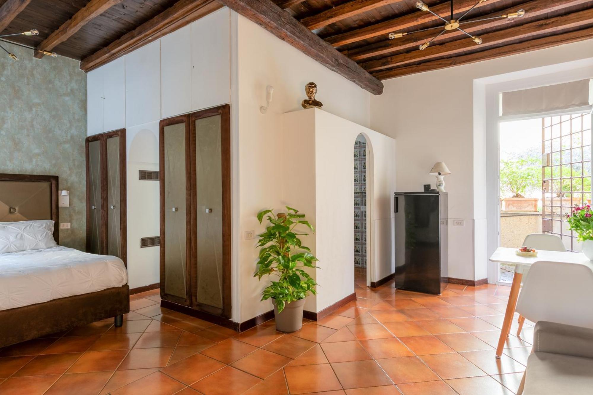 Quiet Trevi Fountain With Patio And Backyard Apartamento Roma